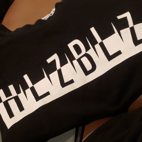 HLZ BLZ Graphic Print Crop Top - Picture 4 of 4